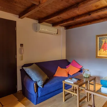 Artistic In The Heart Of Center By Flat Mаnager Sofia