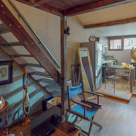 Artistic In The Heart Of Center By Flat Mаnager Lägenhet *